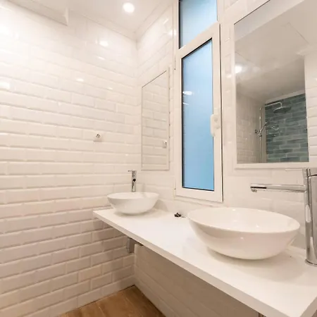 Reina Victoria 23 Guest house 3*