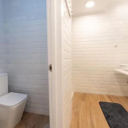 Reina Victoria 23 Guest house 3*