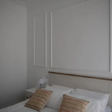 Guest house Reina Victoria 23 3*