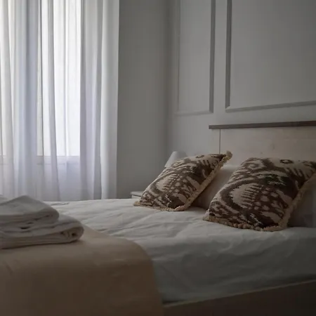 Reina Victoria 23 Guest house