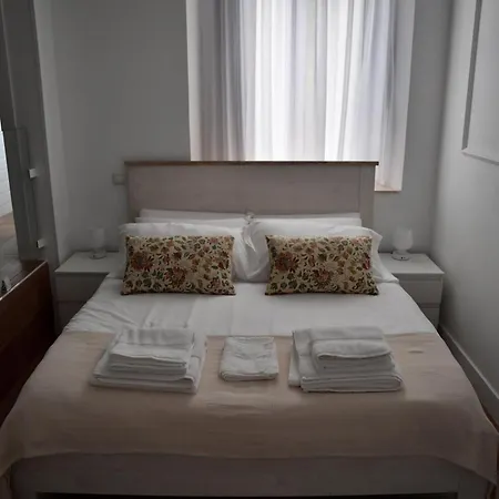 Reina Victoria 23 Guest house 3*
